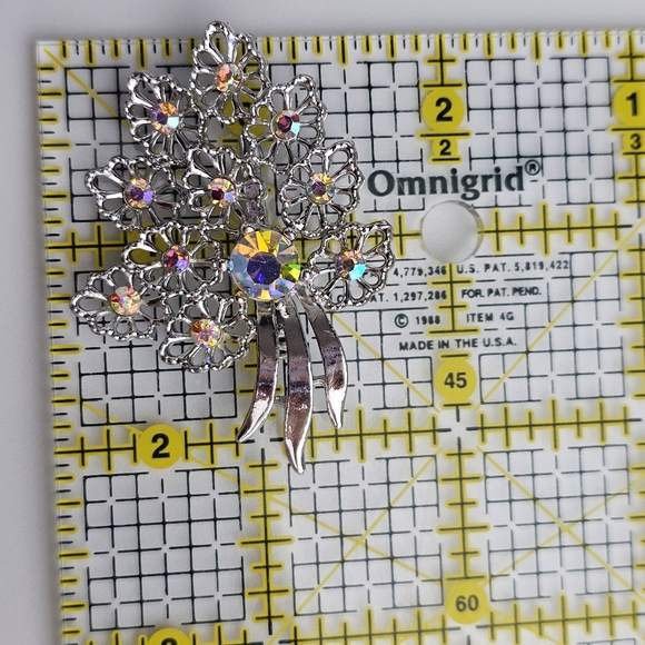 Vintage Costume Silver Tone Aurora Borealis Rhinestone Bridal Brooch - Picture 2 of 9